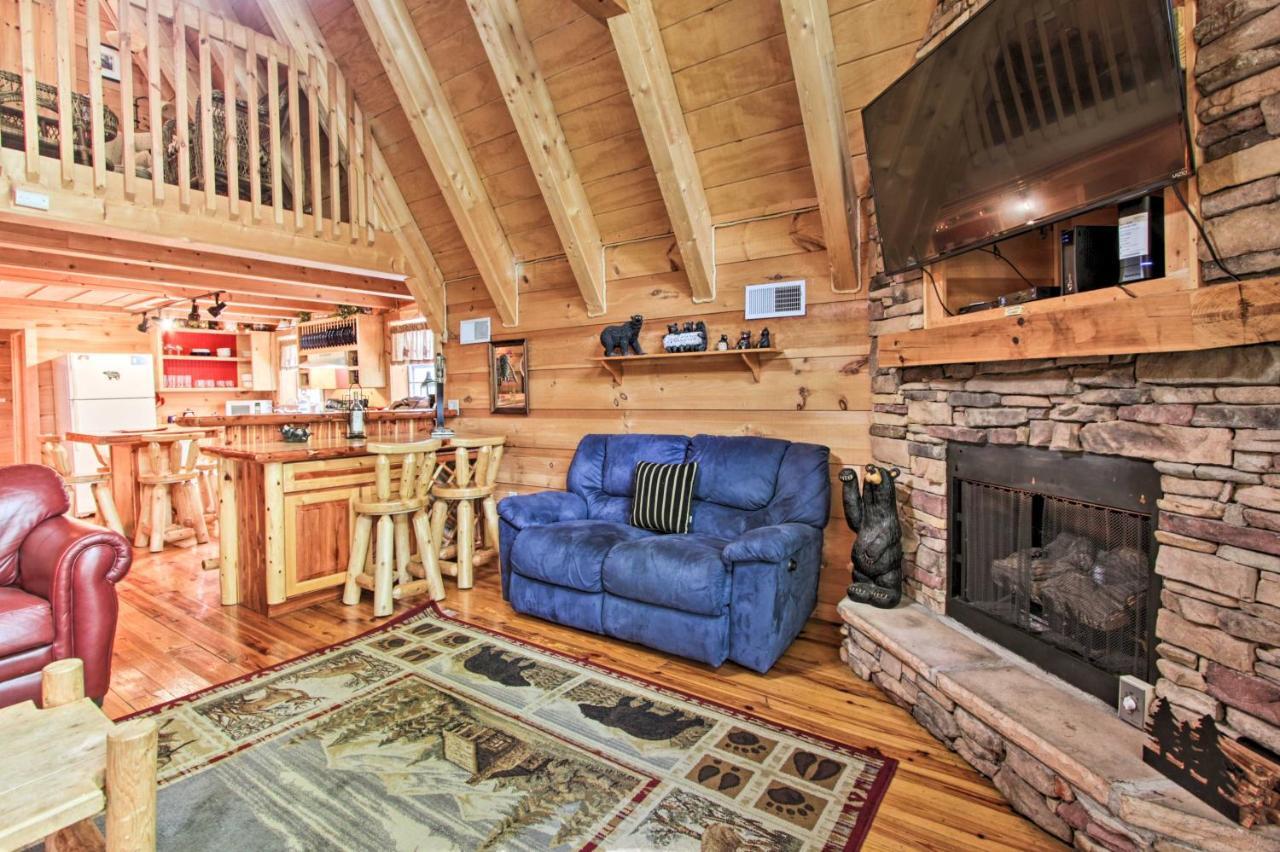 Вилла A-Frame Cabin With Hot Tub Less Than 1 Mi To Ober Гатлинбург Экстерьер фото
