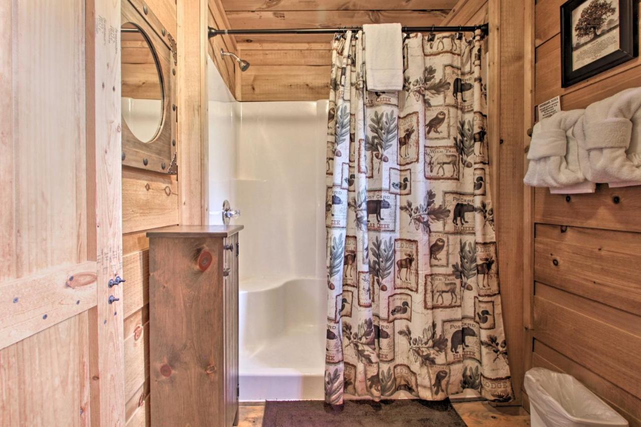 Вилла A-Frame Cabin With Hot Tub Less Than 1 Mi To Ober Гатлинбург Экстерьер фото
